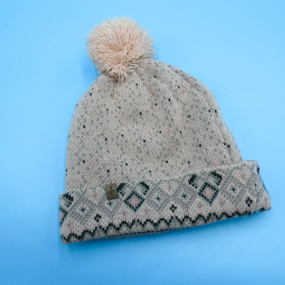 Ouray Hat Womens One Size Yellowstone Club YC Beanie Tan‎ Fair Isle Pom Pom Knit